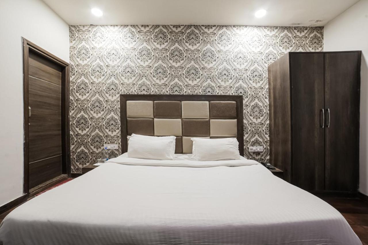 โอโย 8673 โฮเต็ล ฮอลลีวูด ไฮต์ Hotel อัมริตสา ภายนอก รูปภาพ