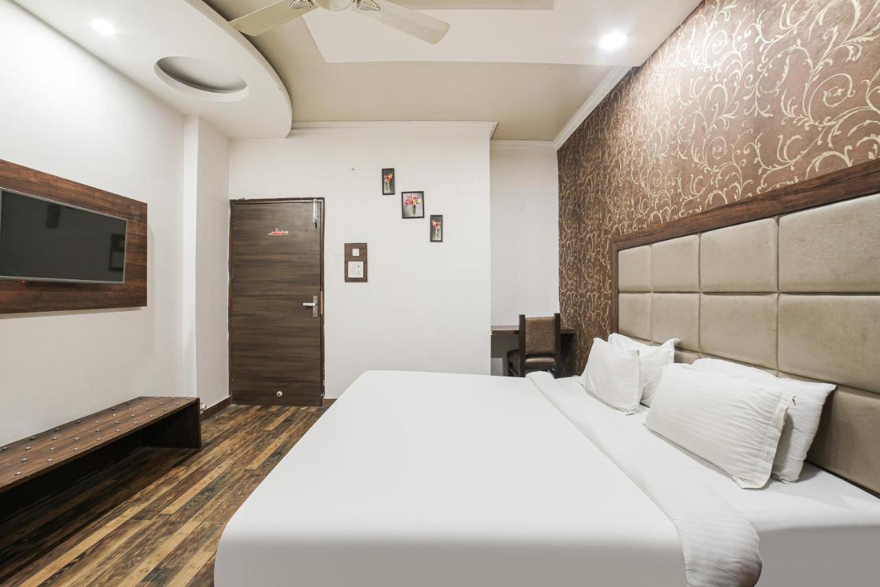 โอโย 8673 โฮเต็ล ฮอลลีวูด ไฮต์ Hotel อัมริตสา ภายนอก รูปภาพ