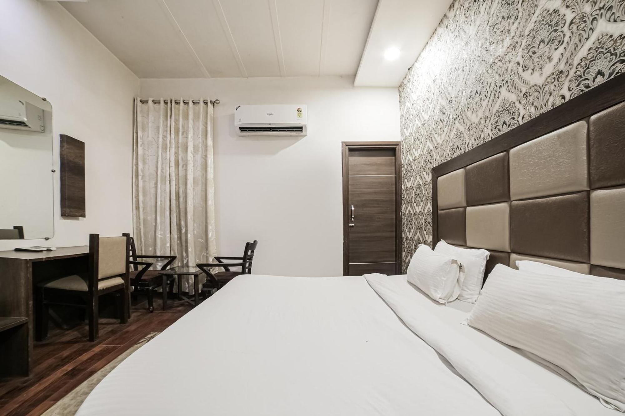 โอโย 8673 โฮเต็ล ฮอลลีวูด ไฮต์ Hotel อัมริตสา ภายนอก รูปภาพ
