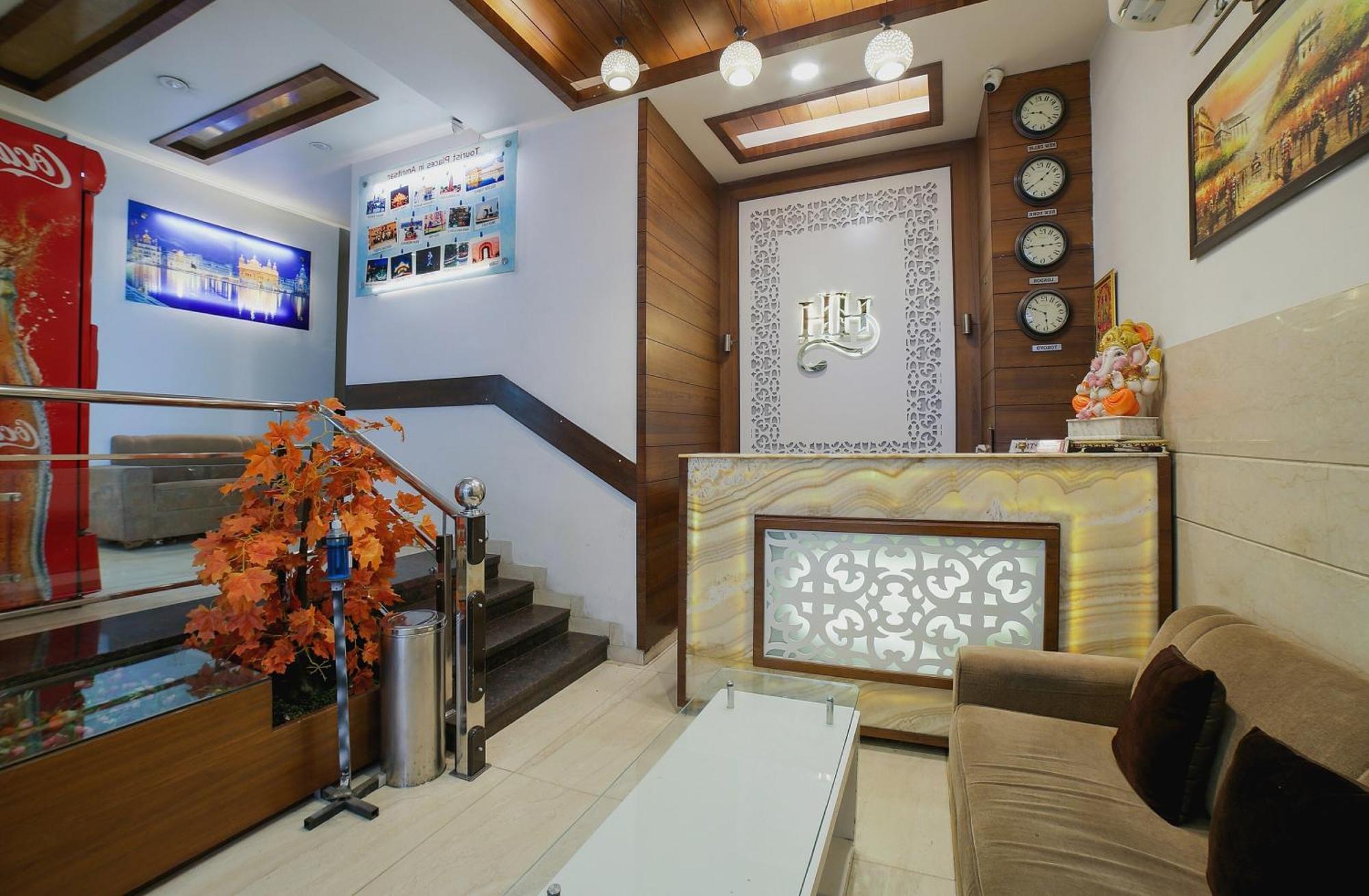 โอโย 8673 โฮเต็ล ฮอลลีวูด ไฮต์ Hotel อัมริตสา ภายนอก รูปภาพ