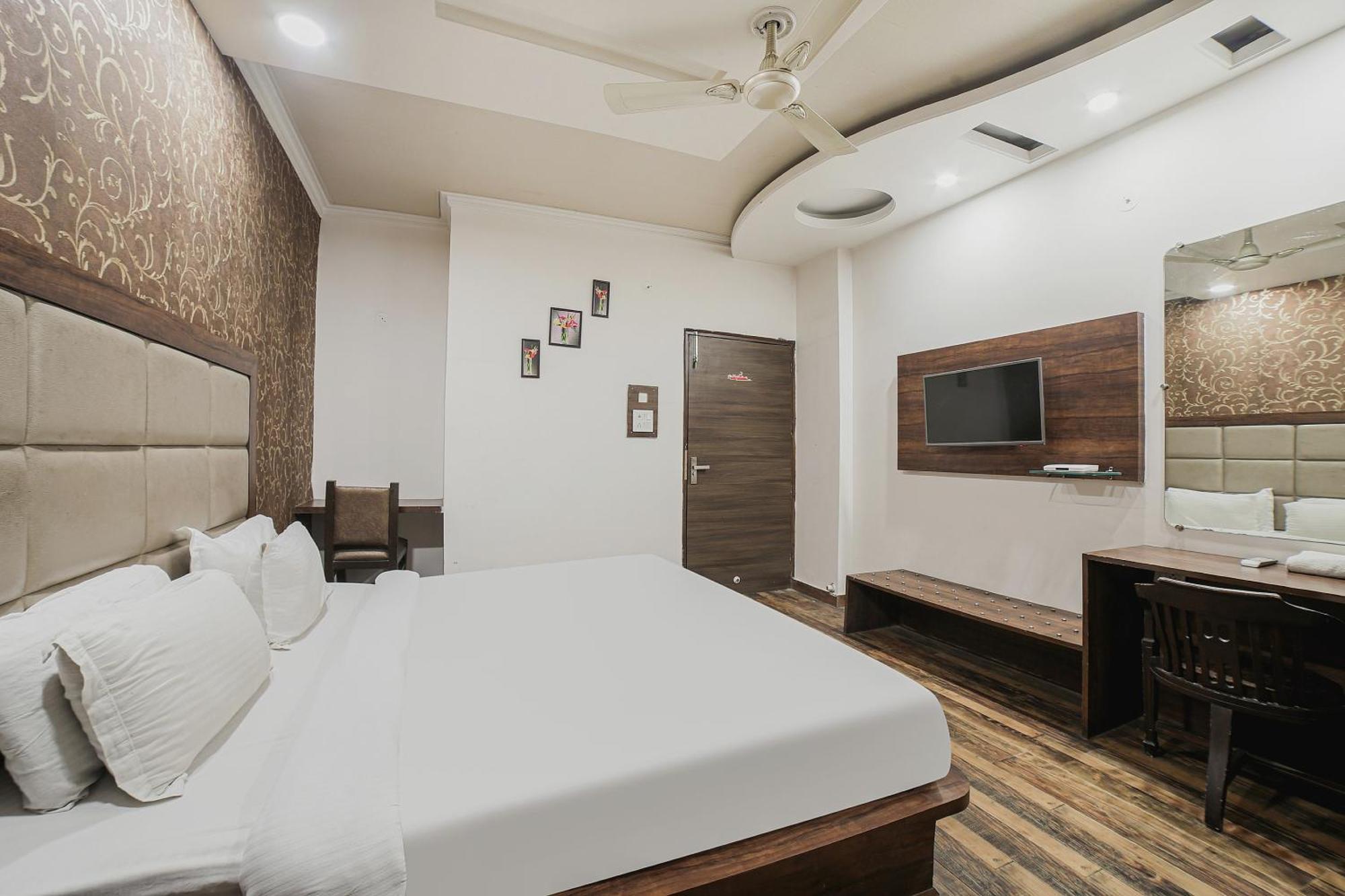 โอโย 8673 โฮเต็ล ฮอลลีวูด ไฮต์ Hotel อัมริตสา ภายนอก รูปภาพ